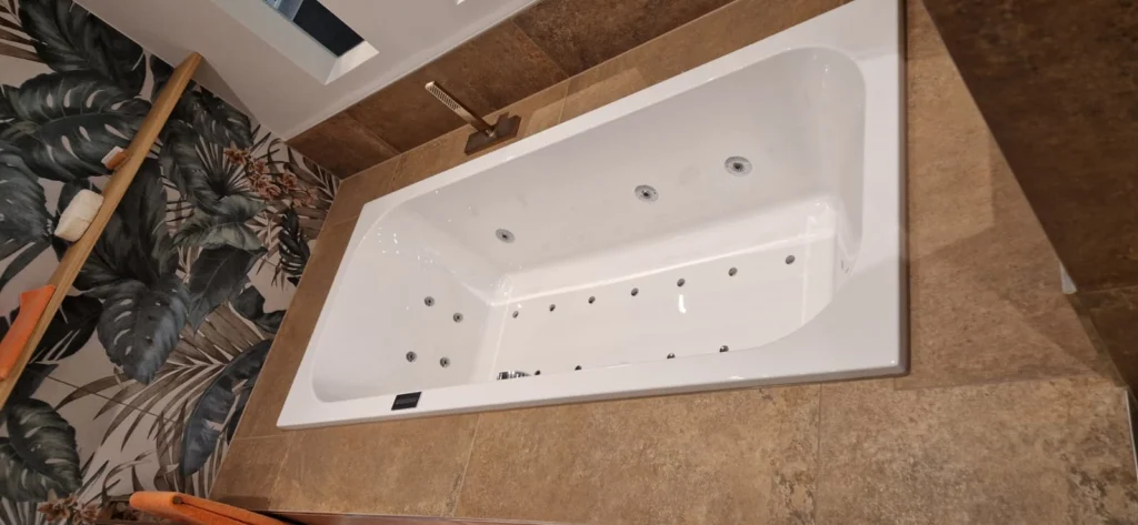 Baignoire balnéo – RAYAN Chauffage & Sanitaires, Gland