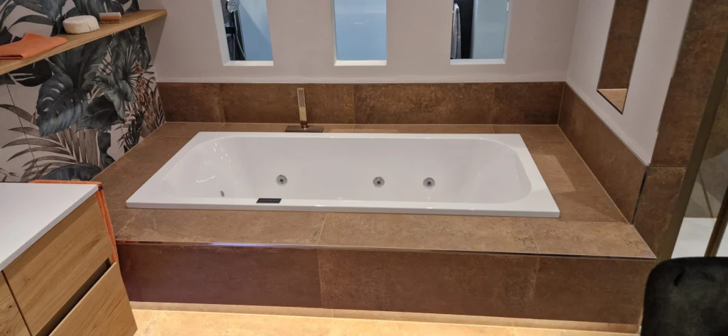 Baignoire balnéo – RAYAN Chauffage & Sanitaires, Gland