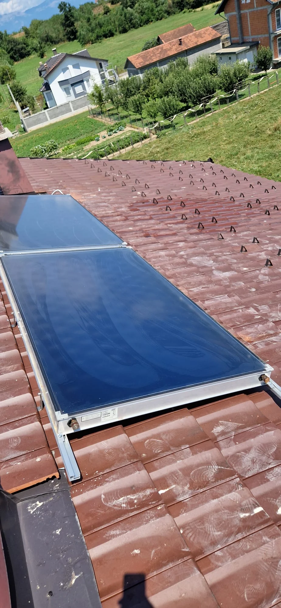 Capteurs solaires thermiques sur toiture – RAYAN Chauffage & Sanitaires, Gland