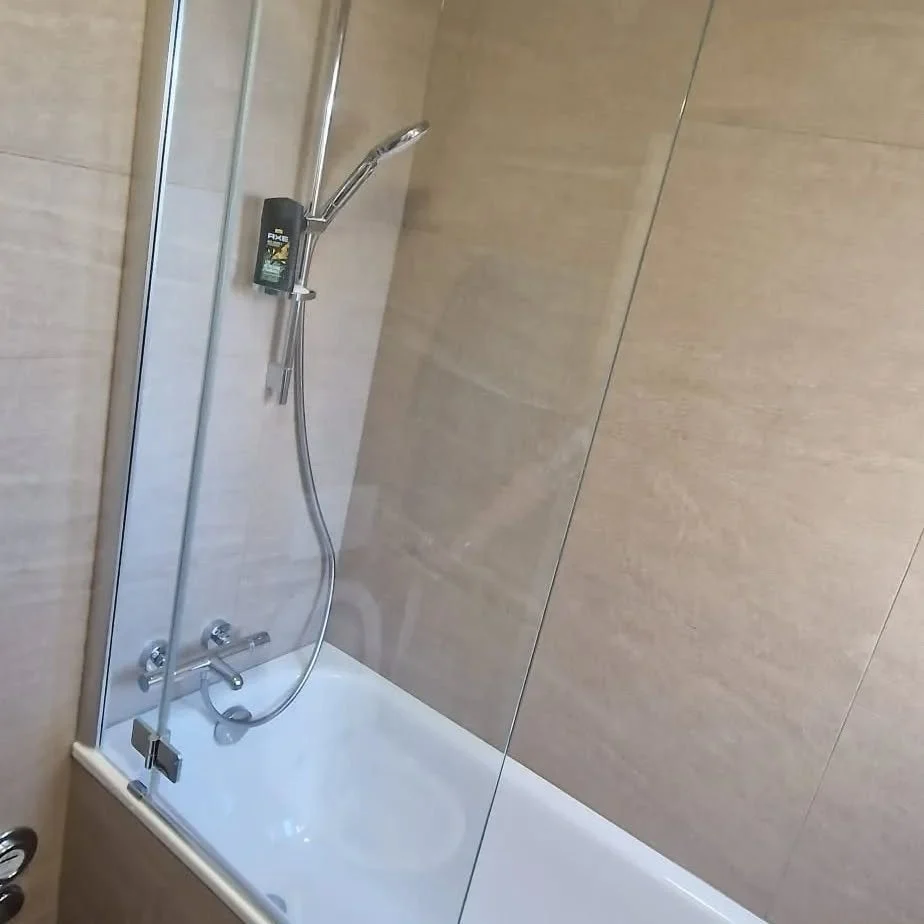 Baignoire encastrée – RAYAN Chauffage & Sanitaires, Gland